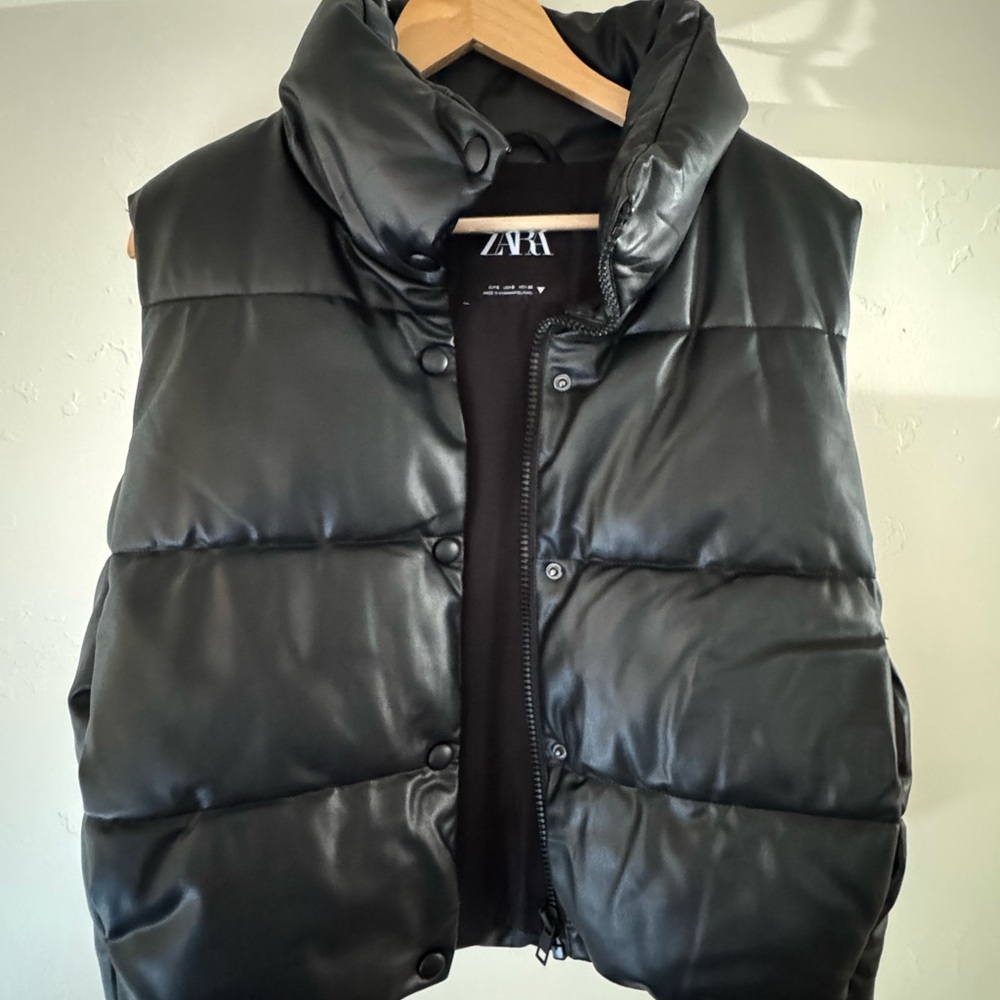 Zara Black Quilted Faux-Leather Puffer Vest - Small